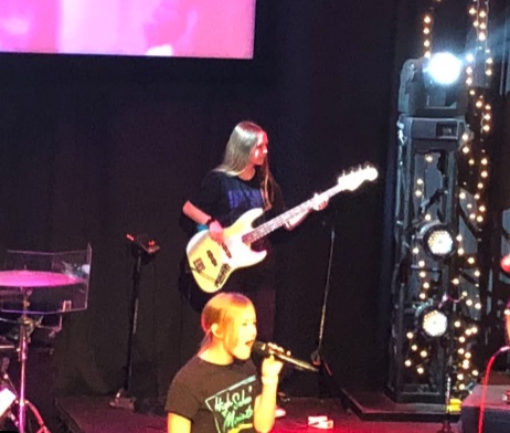 5-Diamond-Music-Guitar-Student-Robyn